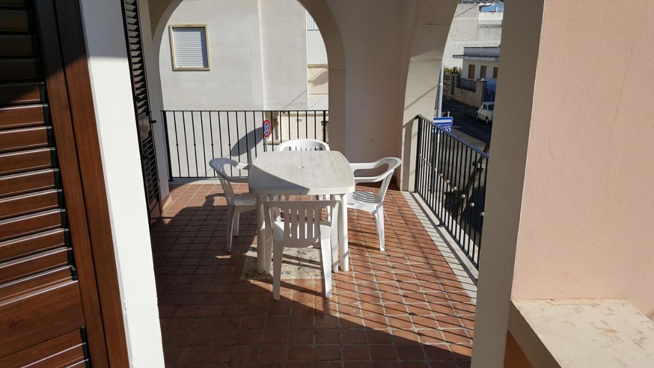 Bilocale A 50 Mt. Dalla Spiaggia 28 Torre dell'Orso Exterior photo
